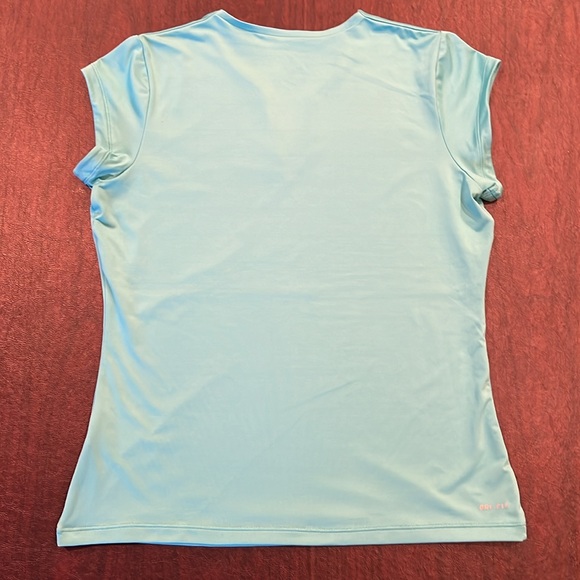 Nike Dry-Fit Green Top - Picture 2 of 4